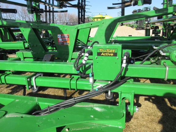 2024 John Deere 2430 CHISEL PLOW Chisel Plow