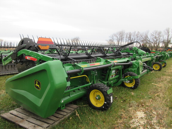 2024 John Deere HD40R Header Combine