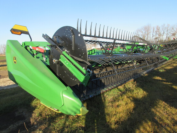 2024 John Deere HD40R Header Combine