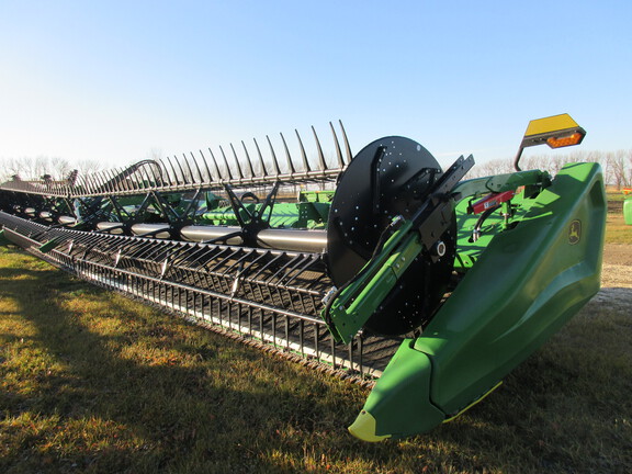 2024 John Deere HD40R Header Combine