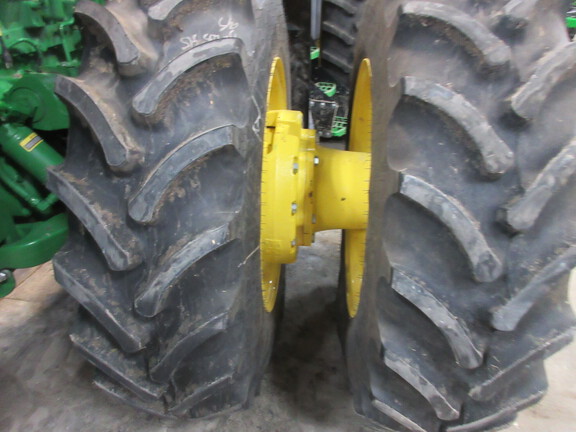 2023 John Deere 8R 340 Tractor