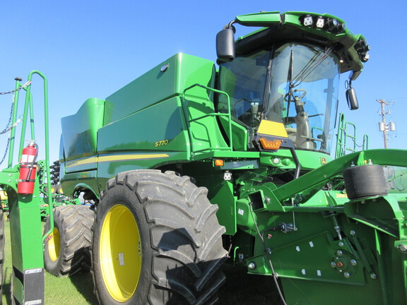 2024 John Deere S770 Combine