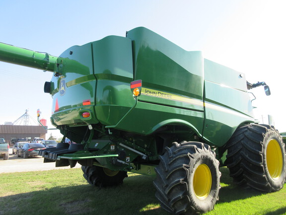 2024 John Deere S770 Combine