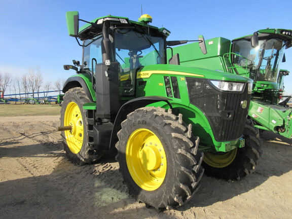 2022 John Deere 7R 250 Tractor