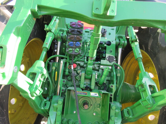 2022 John Deere 7R 250 Tractor