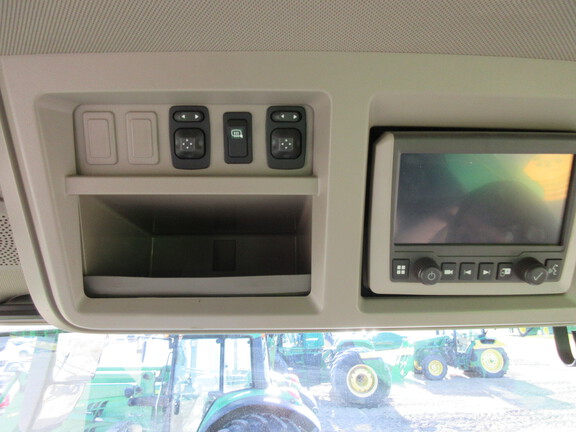 2022 John Deere 7R 250 Tractor