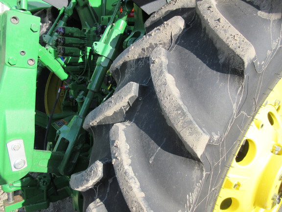 2022 John Deere 7R 250 Tractor