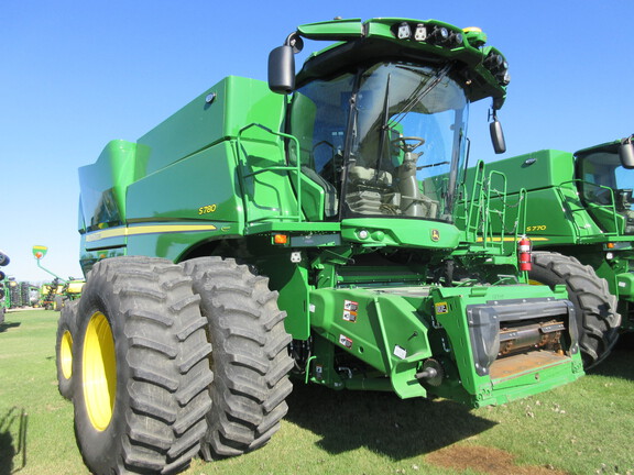 2024 John Deere S780 Combine