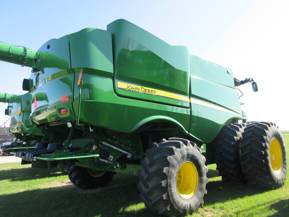 2024 John Deere S780 Combine