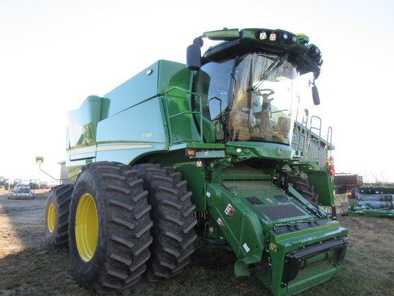 2024 John Deere S780 Combine
