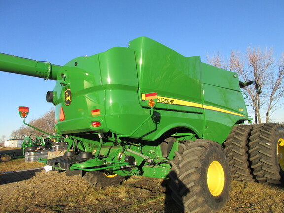 2024 John Deere S780 Combine