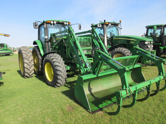 2010 John Deere 7430 Premium Tractor