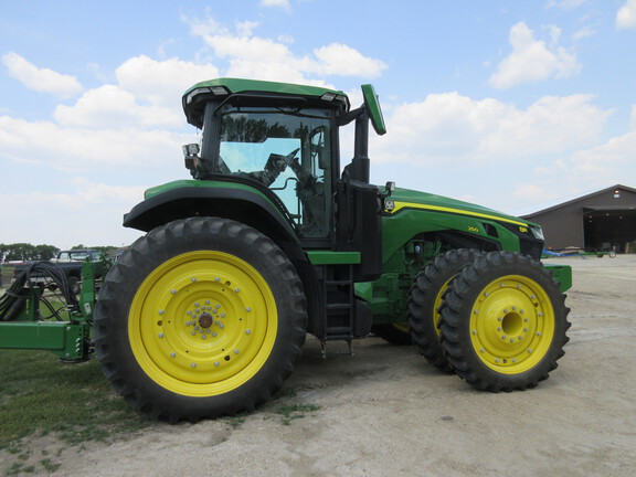 2024 John Deere 8R 250 Tractor
