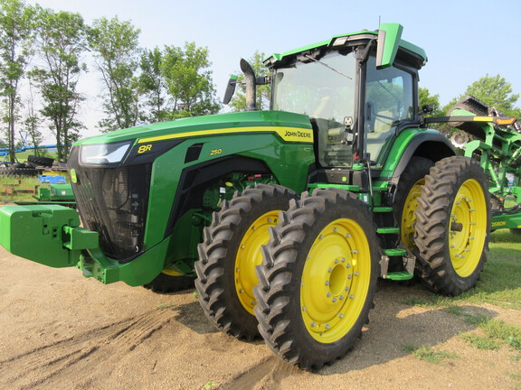 2024 John Deere 8R 250 Tractor