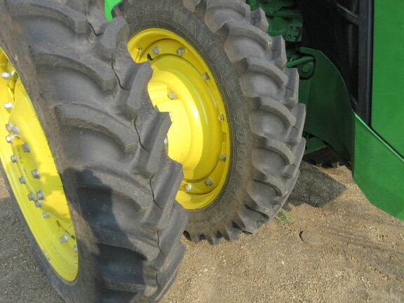 2024 John Deere 8R 250 Tractor
