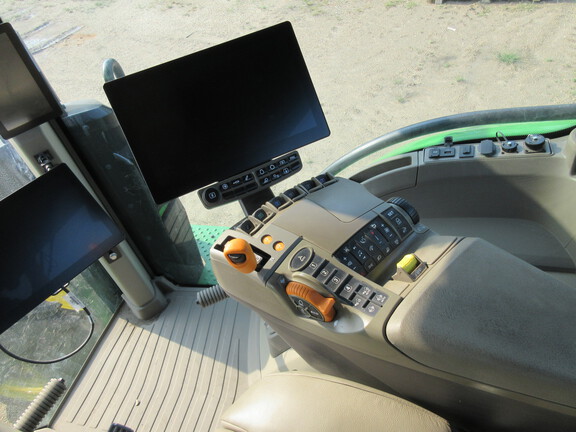 2024 John Deere 8R 250 Tractor