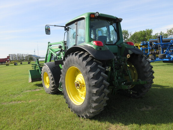 2003 John Deere 7320 Tractor