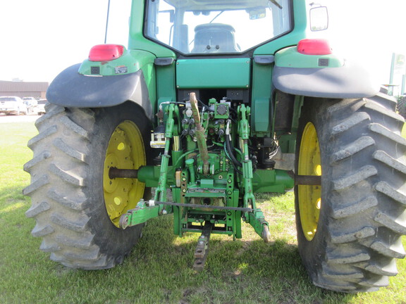 2003 John Deere 7320 Tractor