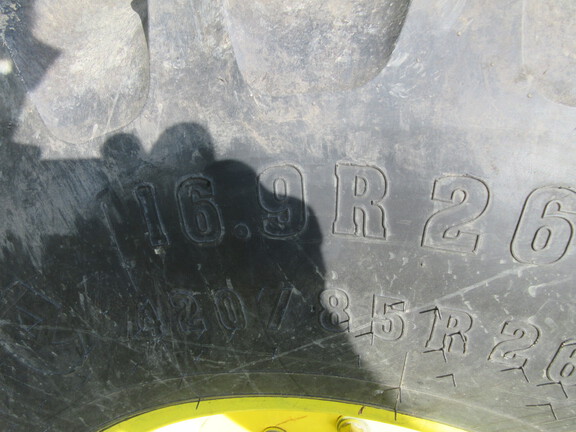 2003 John Deere 7320 Tractor