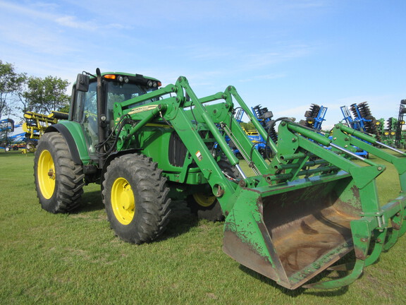 2003 John Deere 7320 Tractor