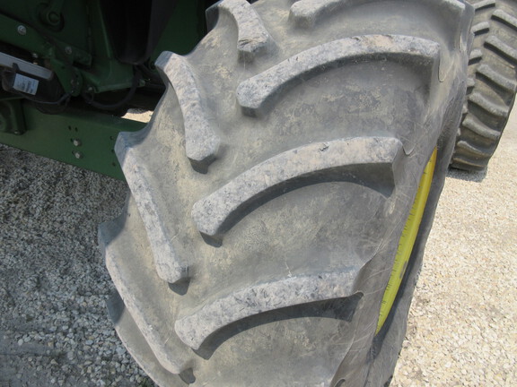 2016 John Deere S680 Combine