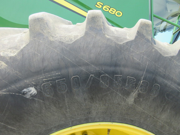 2016 John Deere S680 Combine