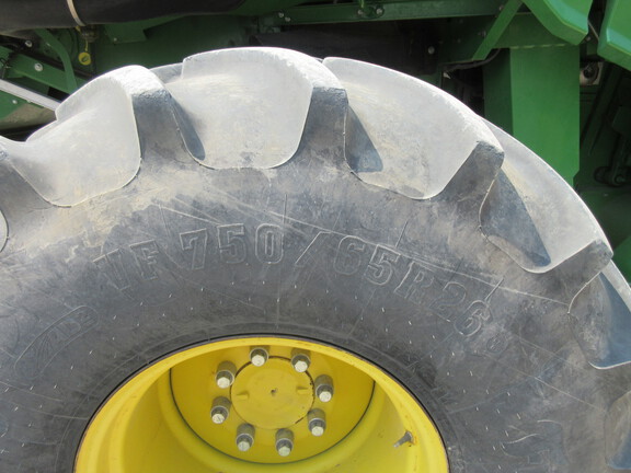 2016 John Deere S680 Combine