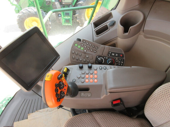 2016 John Deere S680 Combine