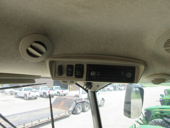 2016 John Deere S680 Combine