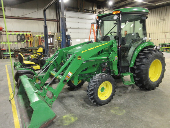 2019 John Deere 4052R Tractor Compact