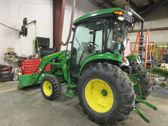 2019 John Deere 4052R Tractor Compact
