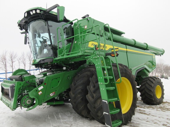 2025 John Deere X9 1000 Combine