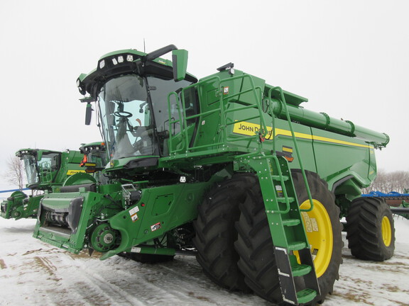 2025 John Deere X9 1000 Combine