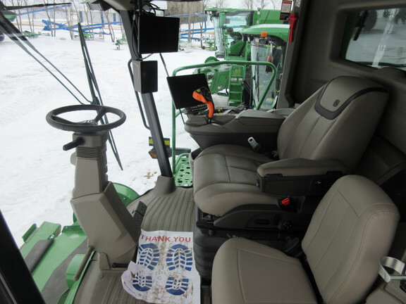 2025 John Deere X9 1000 Combine