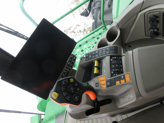 2025 John Deere X9 1000 Combine