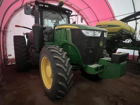 2015 John Deere 7210R Tractor