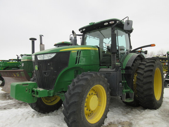 2015 John Deere 7210R Tractor