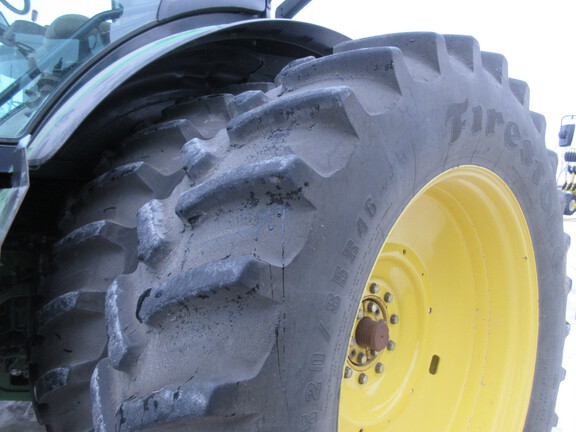 2015 John Deere 7210R Tractor