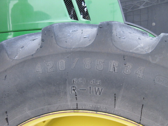 2015 John Deere 7210R Tractor