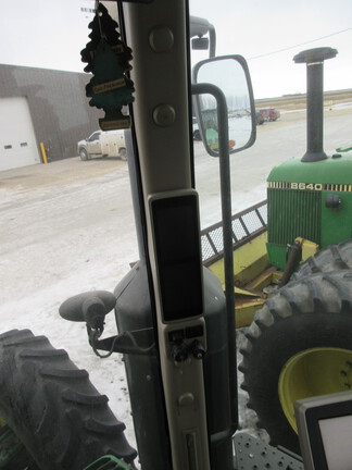 2015 John Deere 7210R Tractor