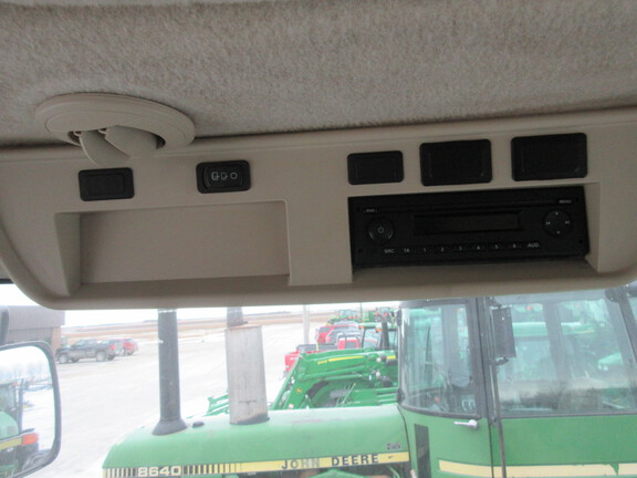 2015 John Deere 7210R Tractor