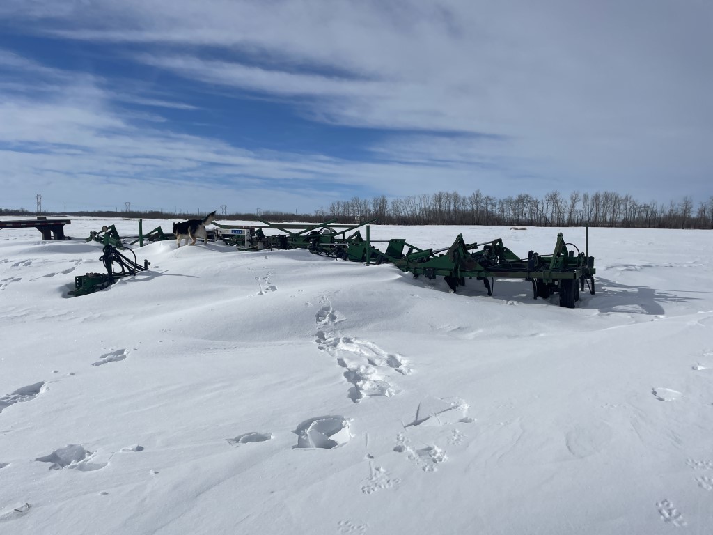 1986 John Deere 685 Chisel Plow