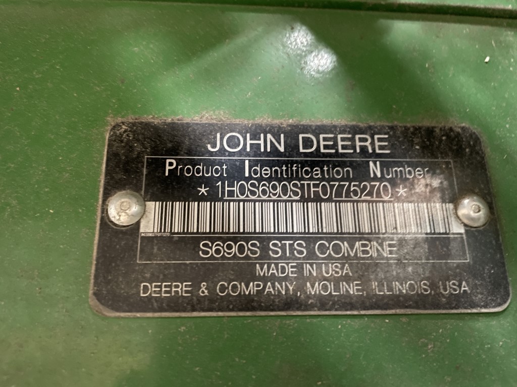2015 John Deere S690 Combine