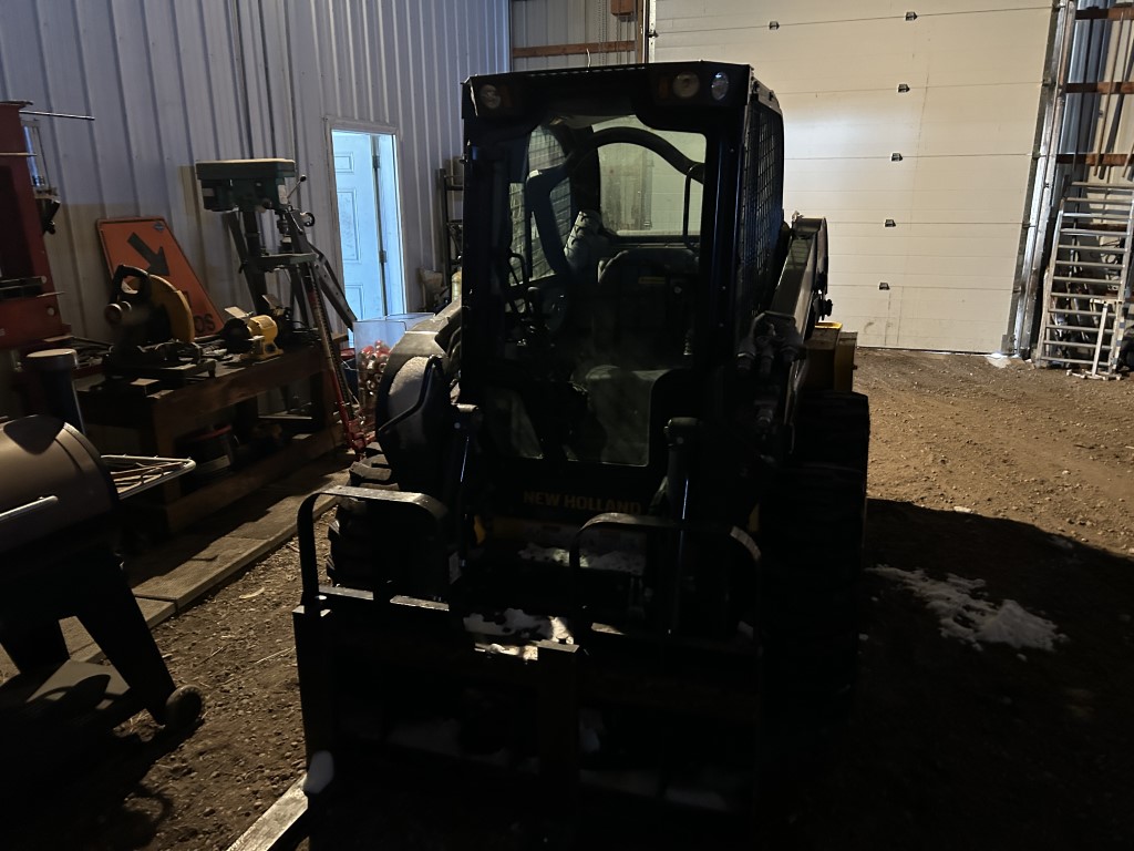 2021 New Holland L318 Skid Steer Loader