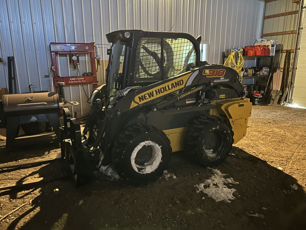 2021 New Holland L318 Skid Steer Loader