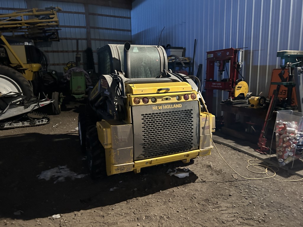 2021 New Holland L318 Skid Steer Loader