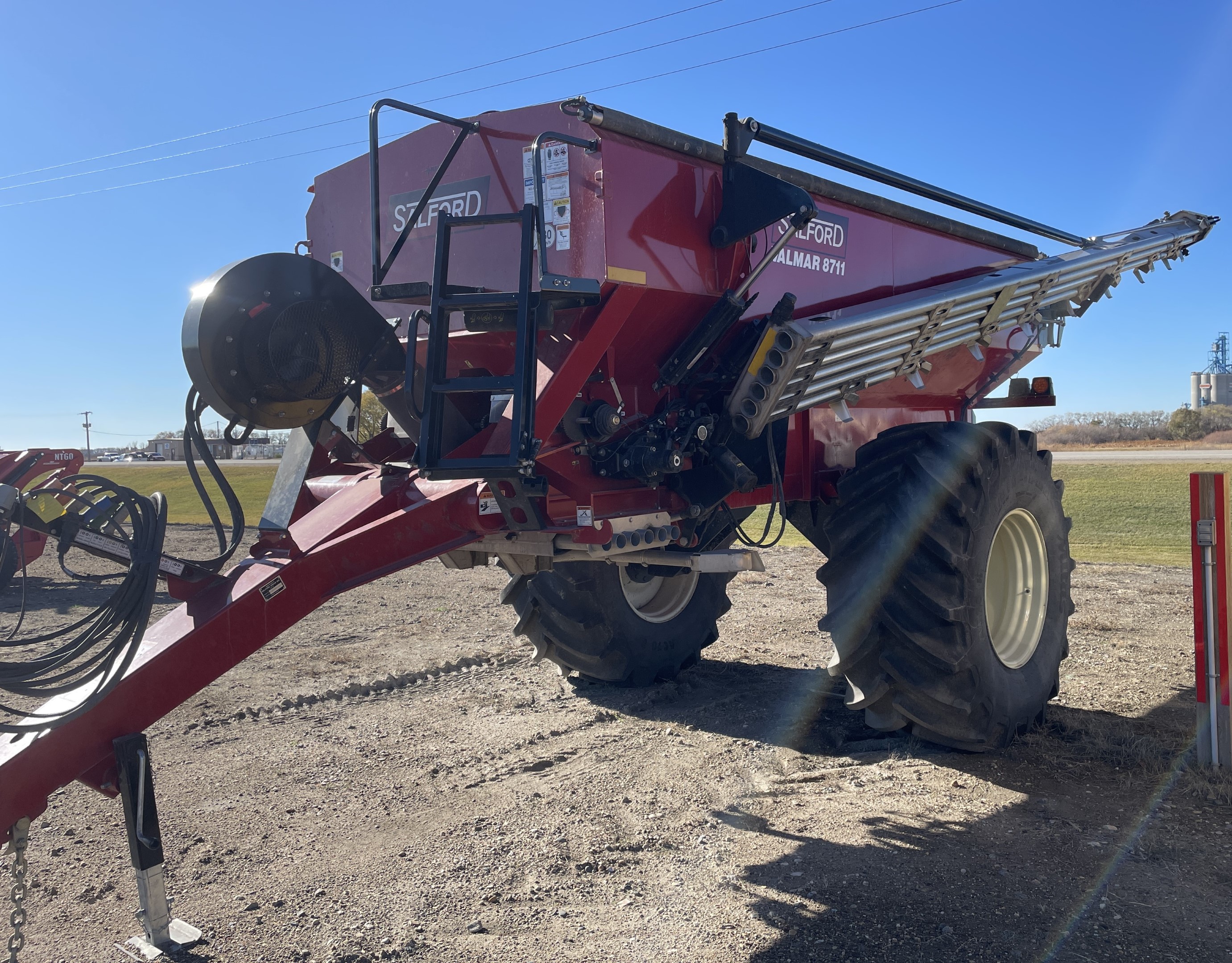 2022 Salford VALMAR 8711 Fertilizer Spreader