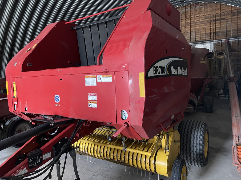 2007 New Holland BR780 Baler/Round