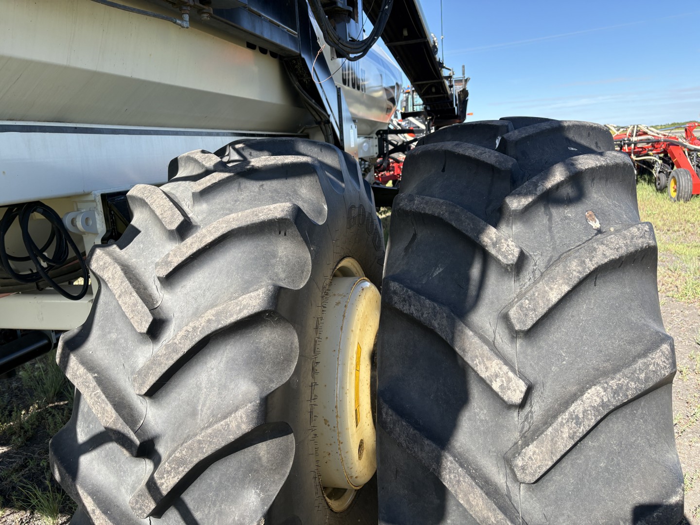 2012 Bourgault 3320-76 Air Drill