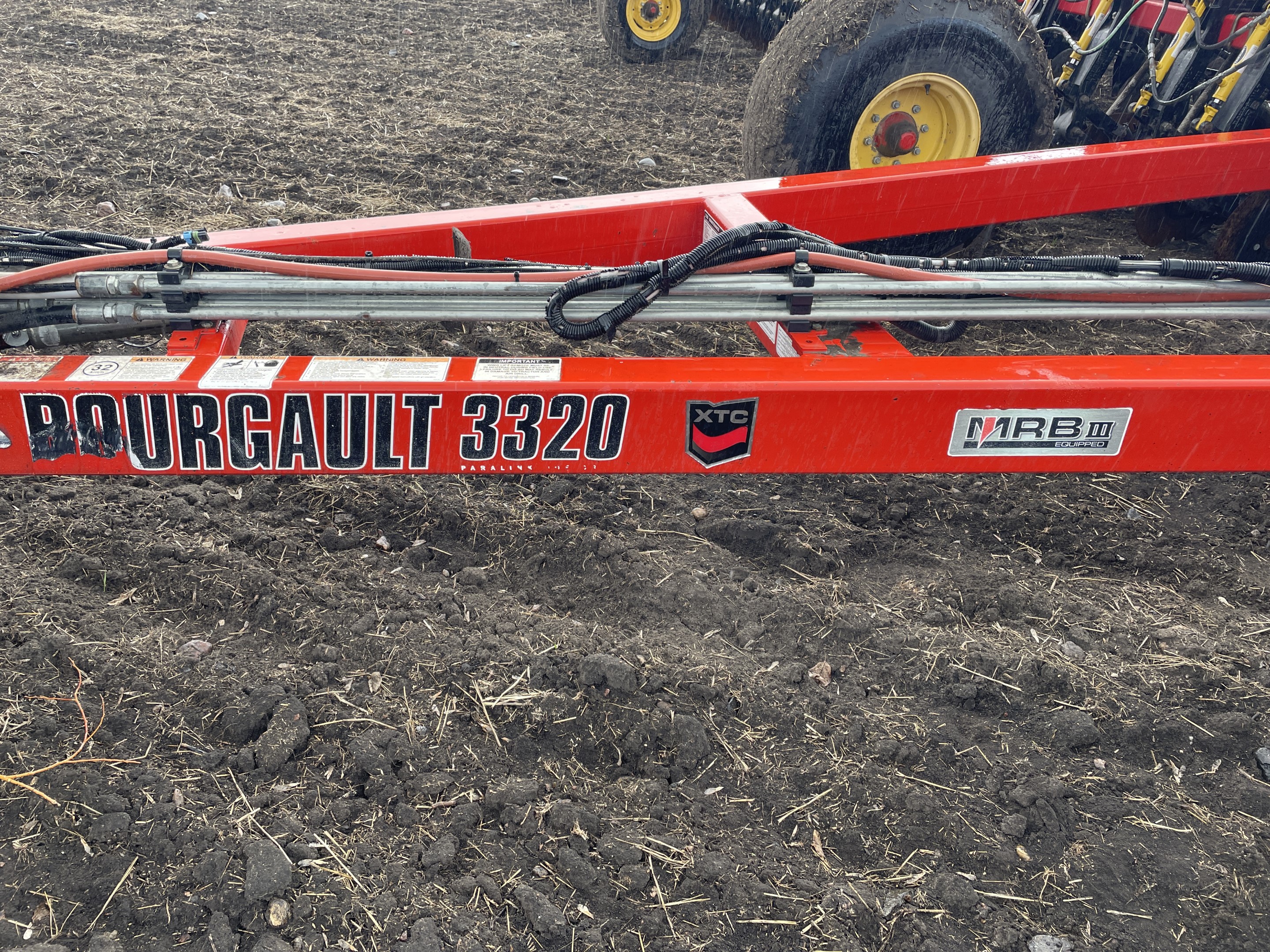 2012 Bourgault 3320-76 Air Drill